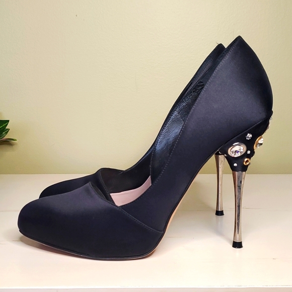 Alexander McQueen Shoes - Alexander McQueen | Black Satin Crystal Embellishments D'Orsay Pumps Sz 37